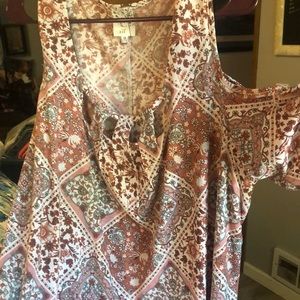 Super sexy shirt very lightweight silky feeling